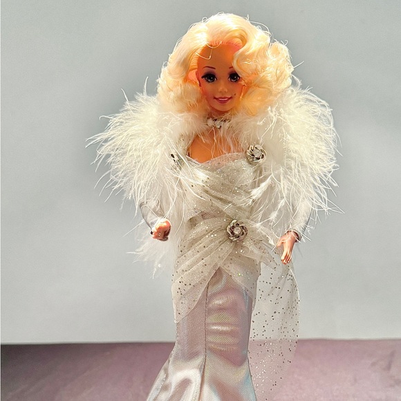 Marilyn Monroe FAO Schwarz Silver screen Barbie 1993 - Picture 5 of 5